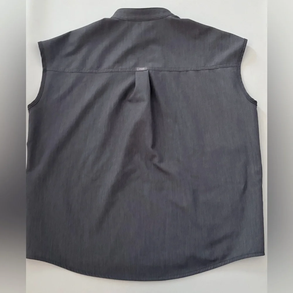 Figs Scrubs Women’s Top Rafaela Oversized Scrub Top Graphite size Small - Picture 5 of 7